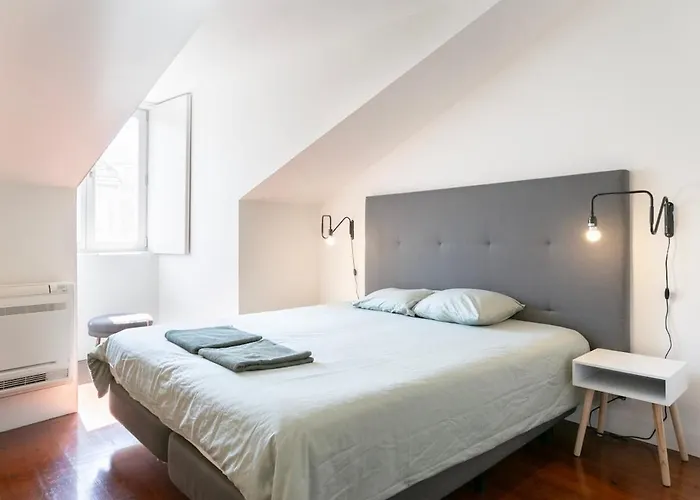 Spacious In Apartament