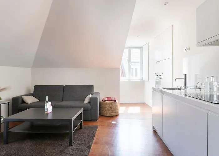 Spacious In Apartament
