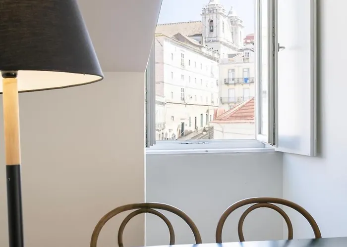 Spacious In Apartament